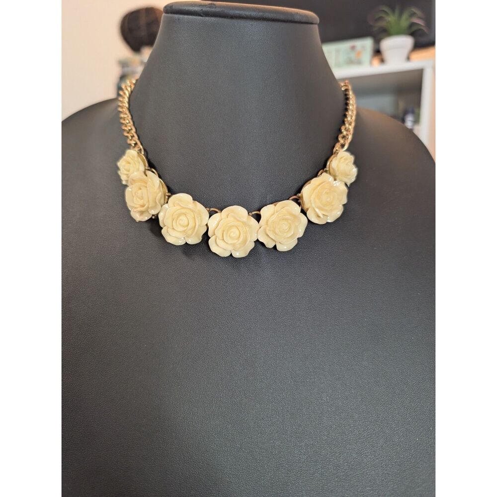 Chico's Vintage Cream Resin Rose Flower Bib Statement Necklace, Gold Tone